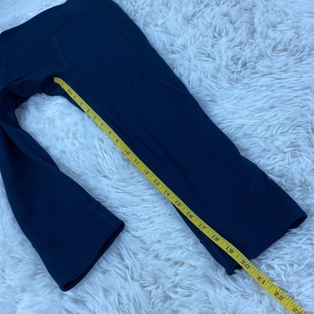 Lululemon In Movement Crop *Everlux 19" True Navy - Picture 2 of 5